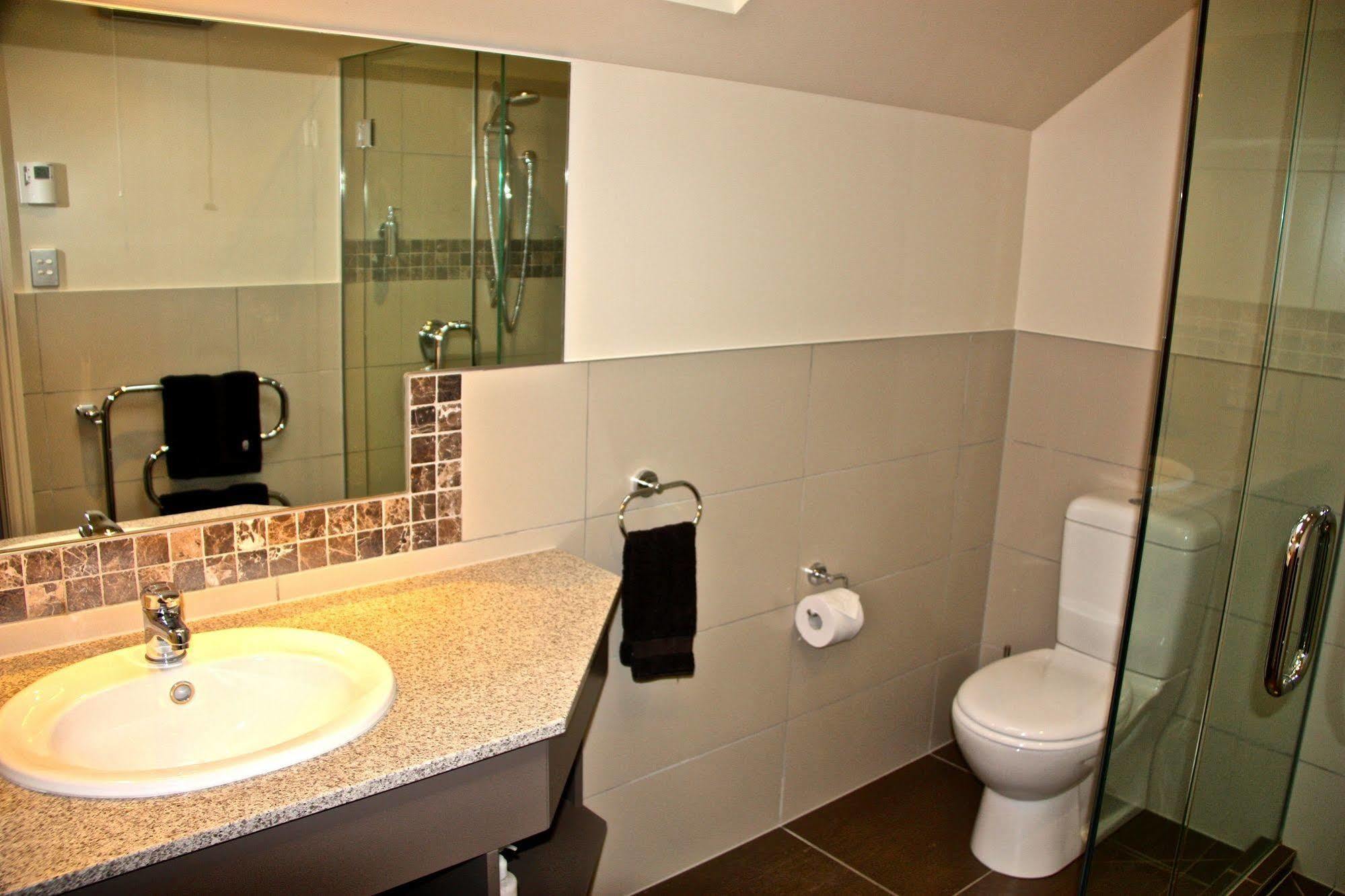 Dock Bay Lodge Те-Анау Екстер'єр фото