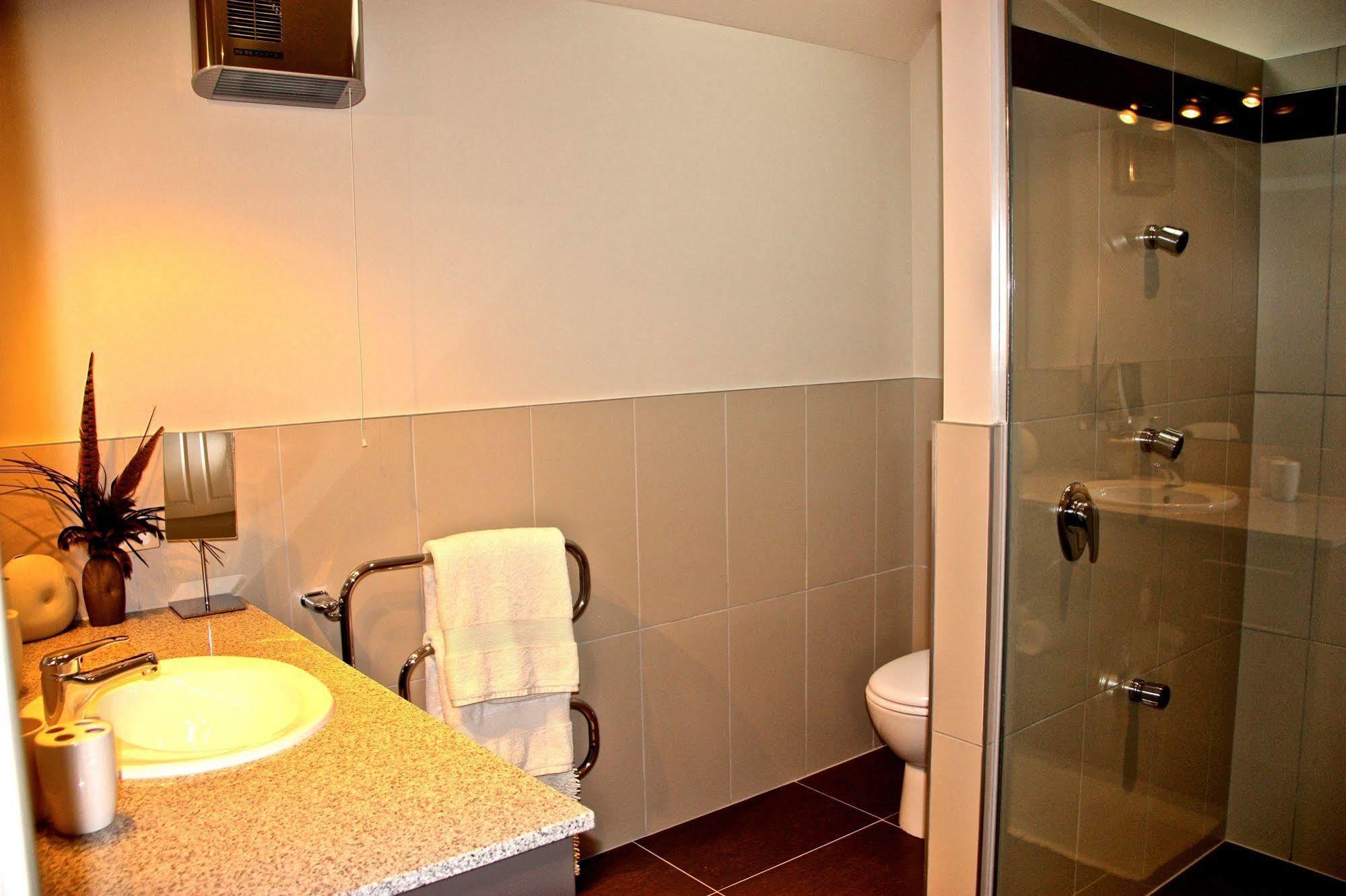 Dock Bay Lodge Те-Анау Екстер'єр фото