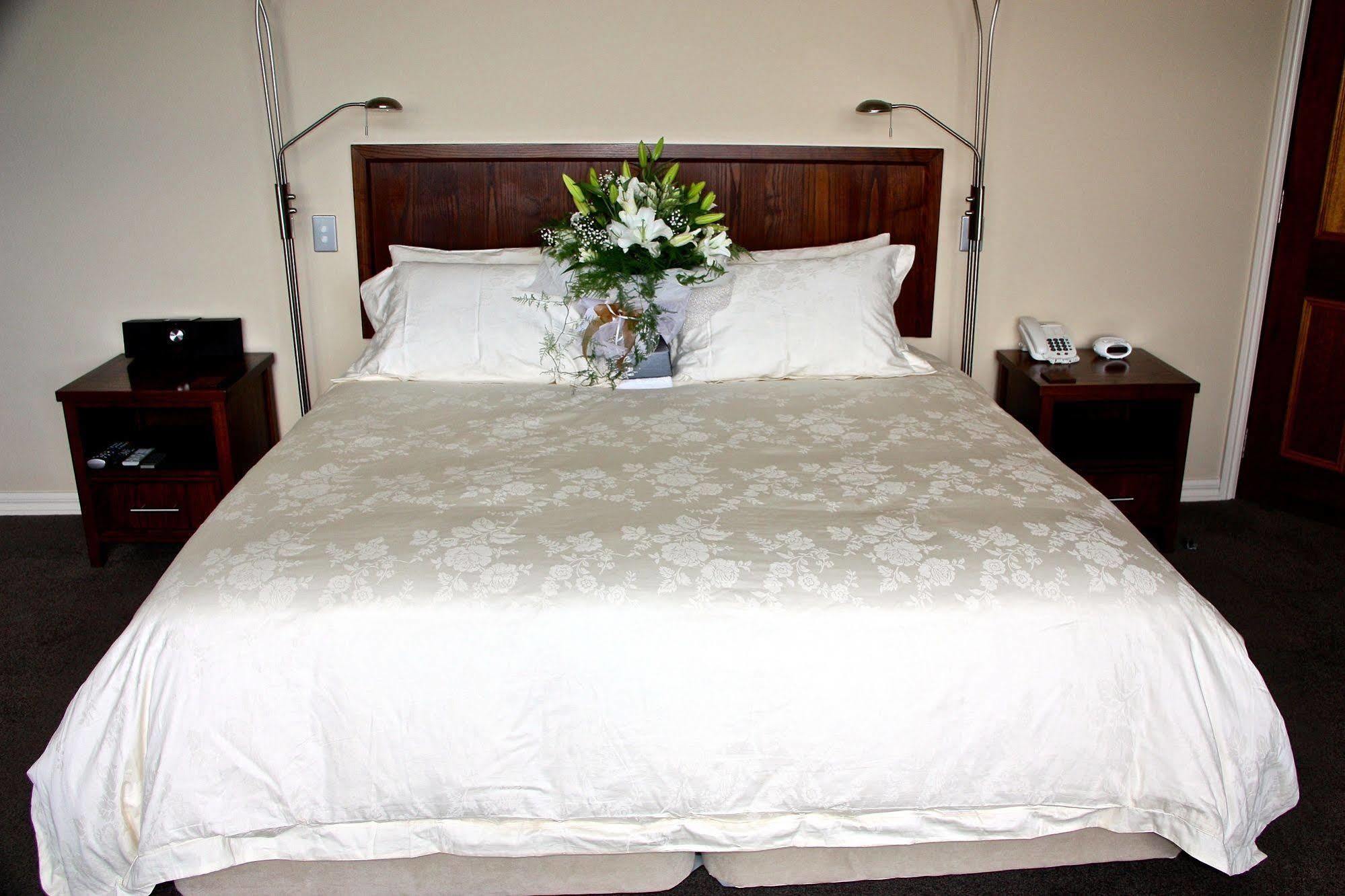 Dock Bay Lodge Те-Анау Екстер'єр фото