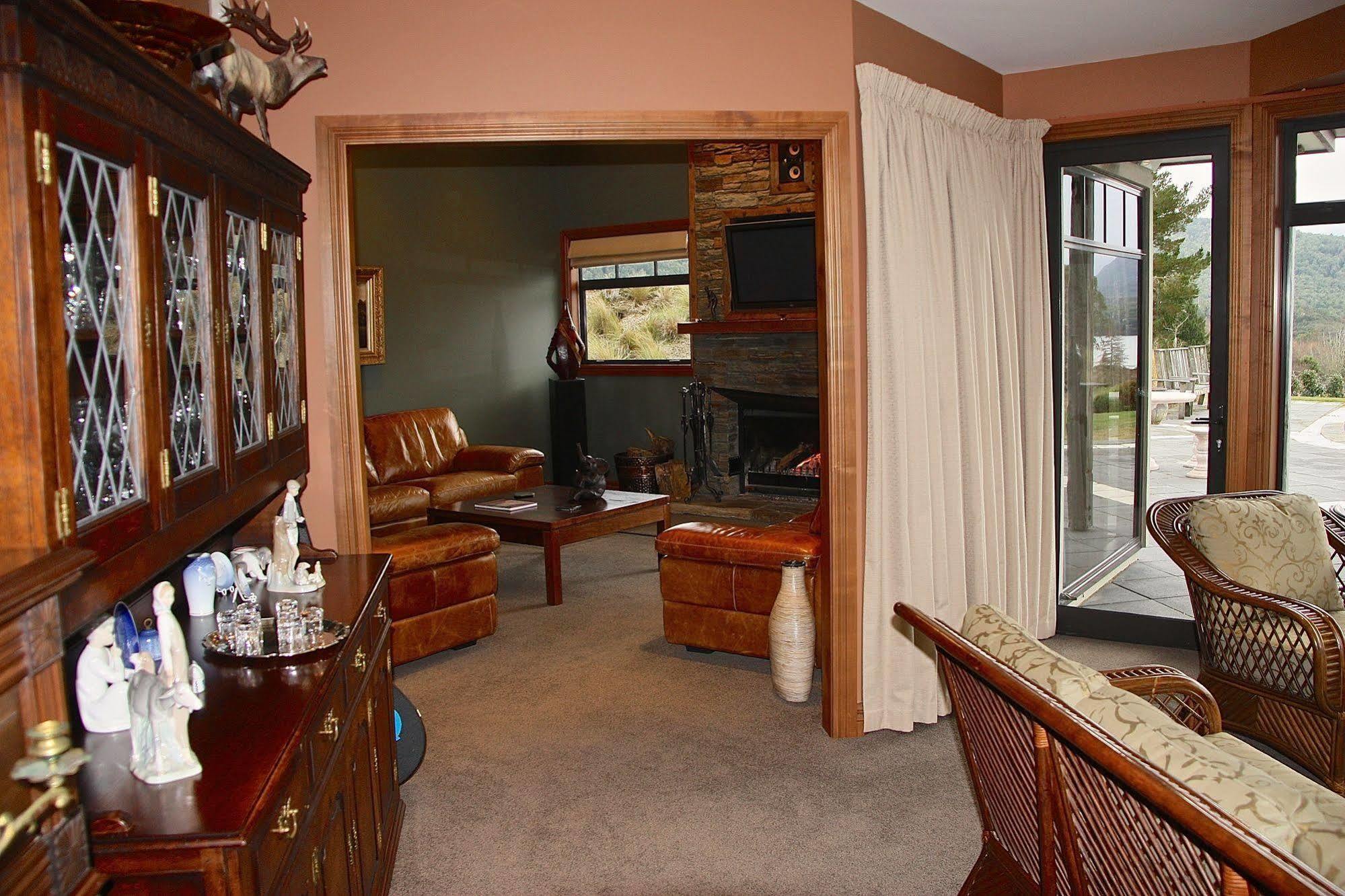 Dock Bay Lodge Те-Анау Екстер'єр фото
